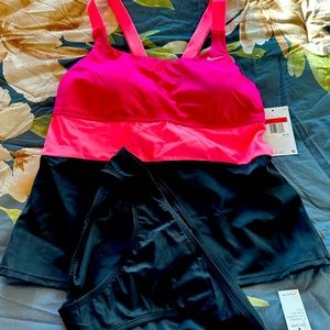 Beautiful 2 piece swimsuit black & pink
